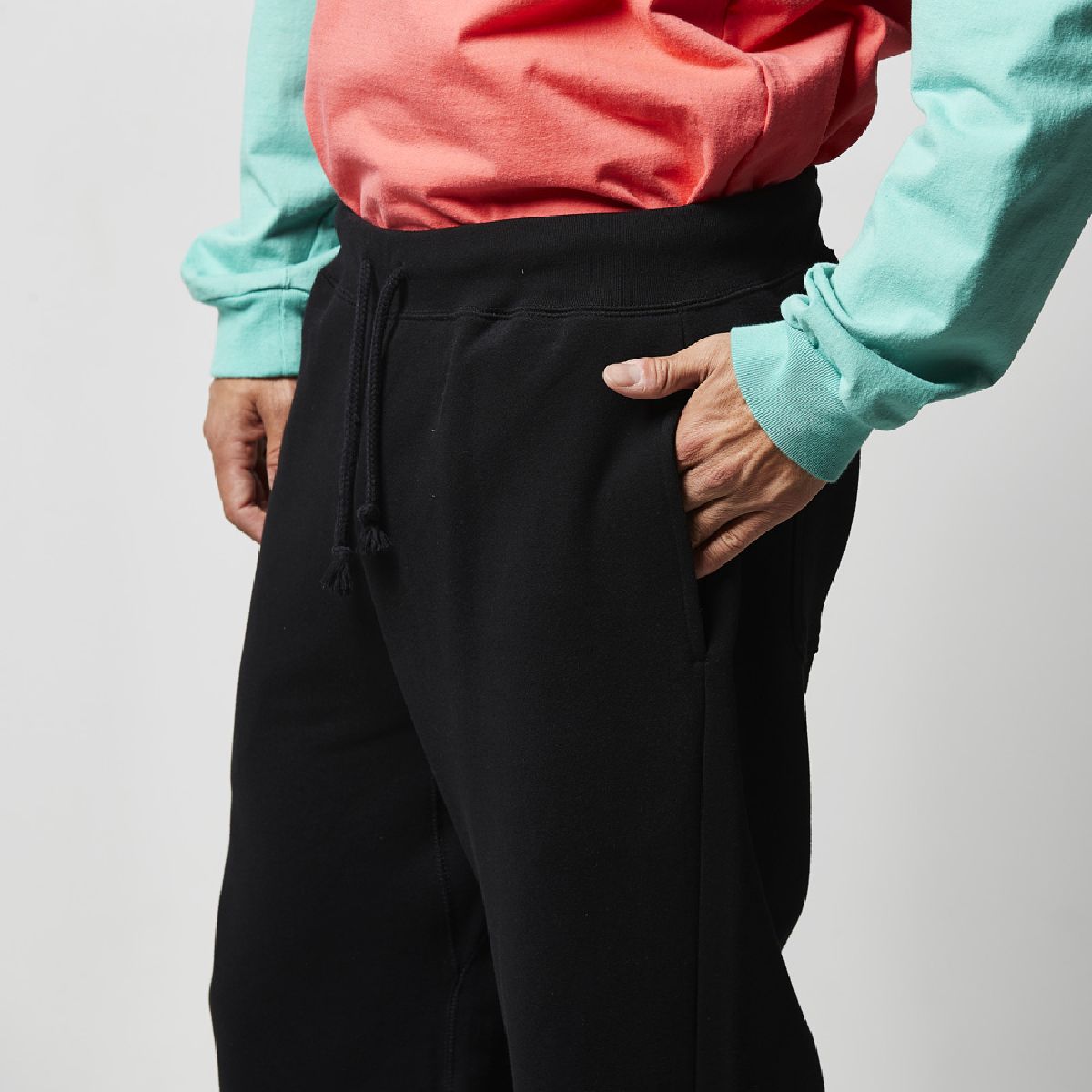 There is a side pocket, one ball edge specification