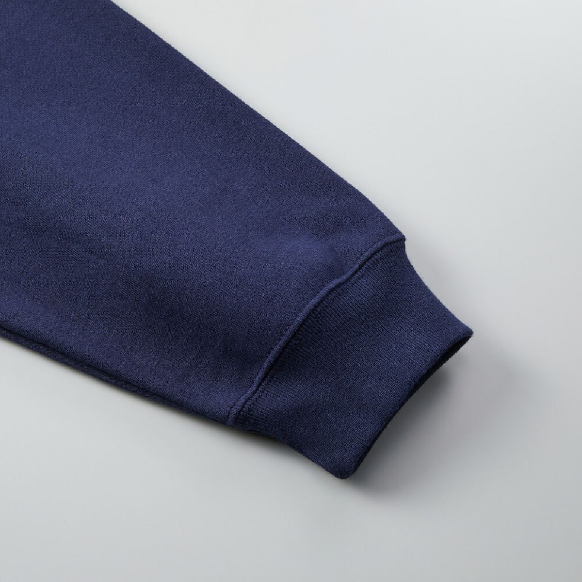 The cuffs are rib specifications, seam line is robust two needles