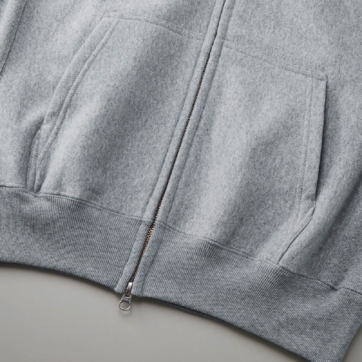 Kangaroo pocket specification, body and rib seam line are durable double stitch