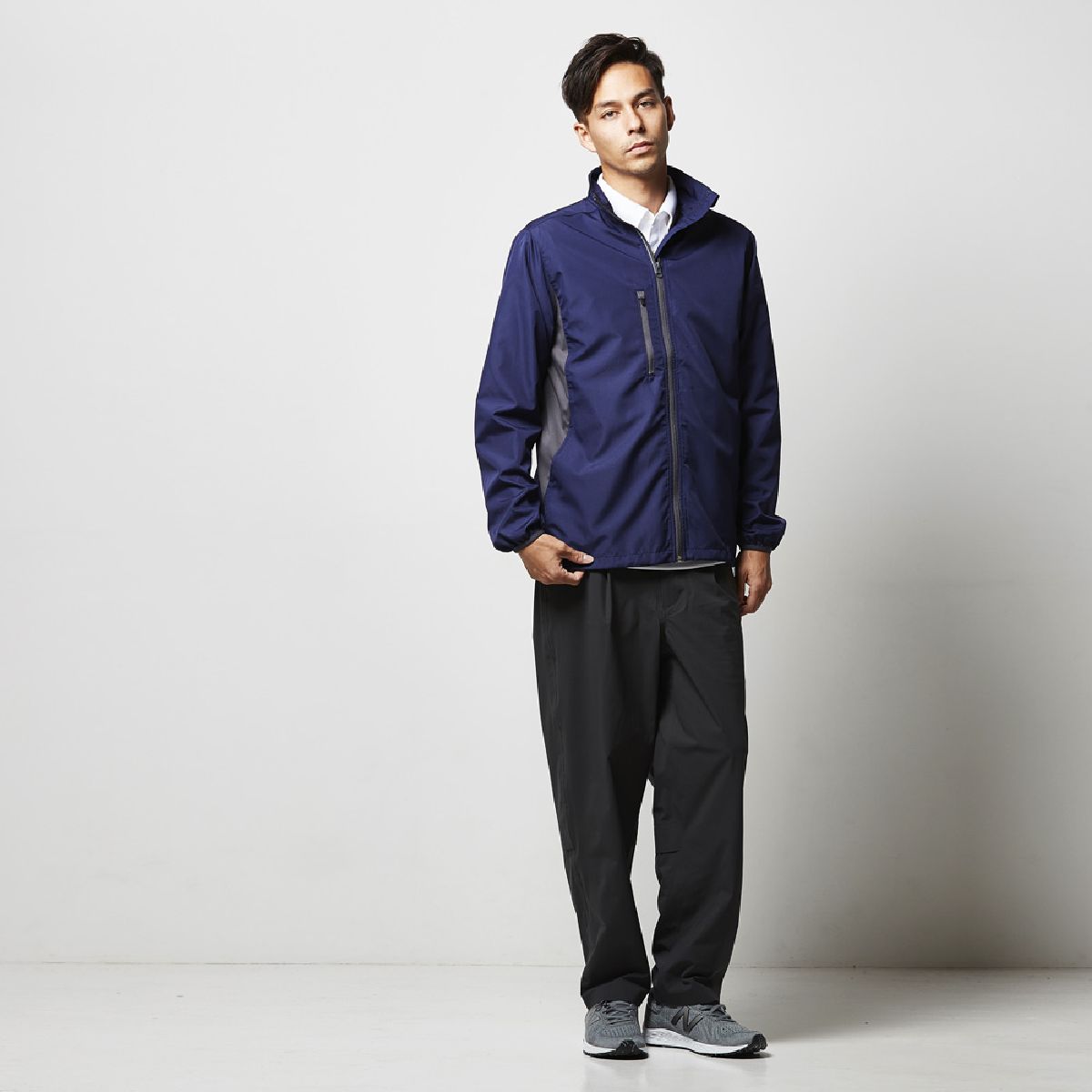 Height 182cm L size 086. Navy wearing