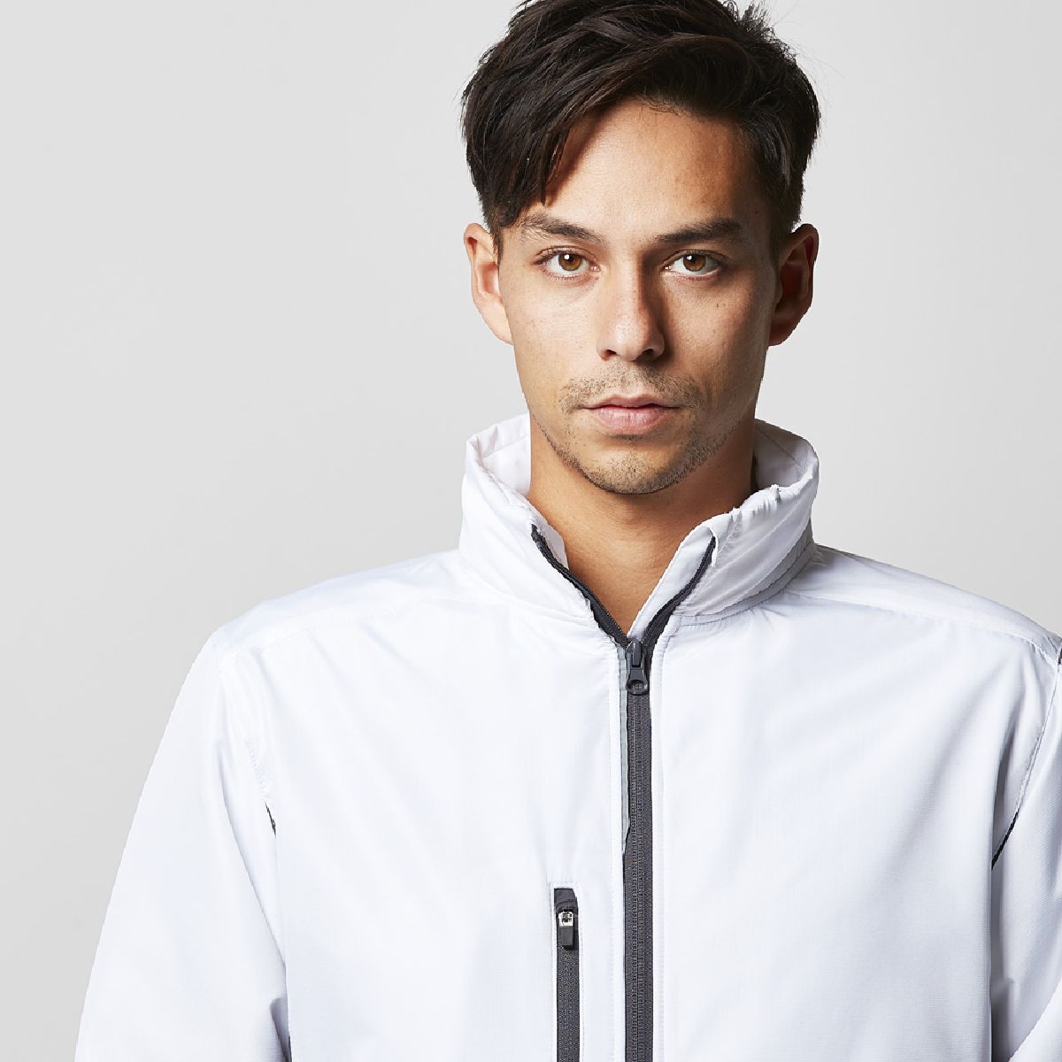 The collar is with a stand color reflector tape, the zipper is a single slider