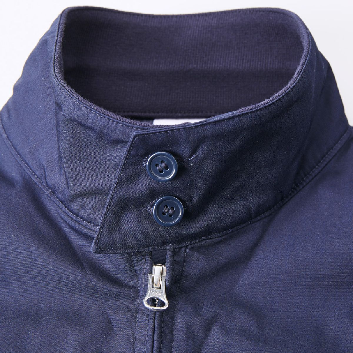 Dog ear color (closed)