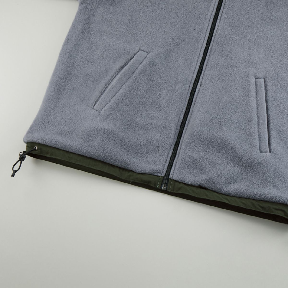 The hem is made of nylon fabric (both sides).