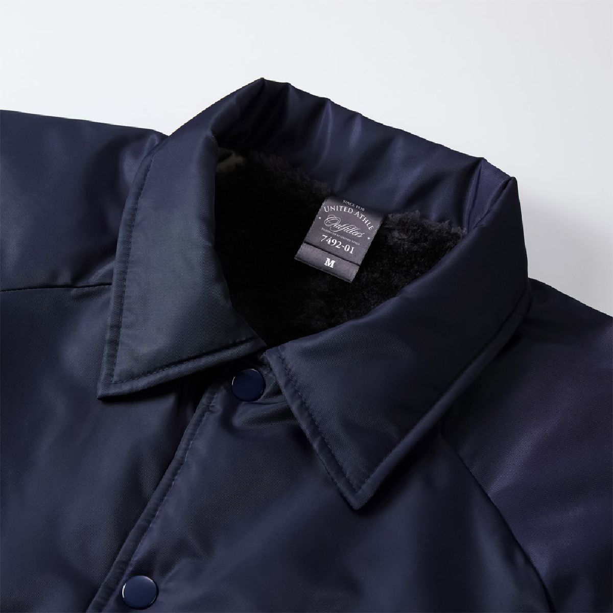 It features a design that makes the neckline look flattering.